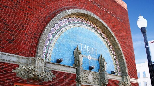 peoples bank exterior