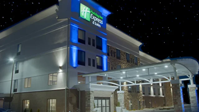 Exterior of Holiday Inn in Sidney ohio